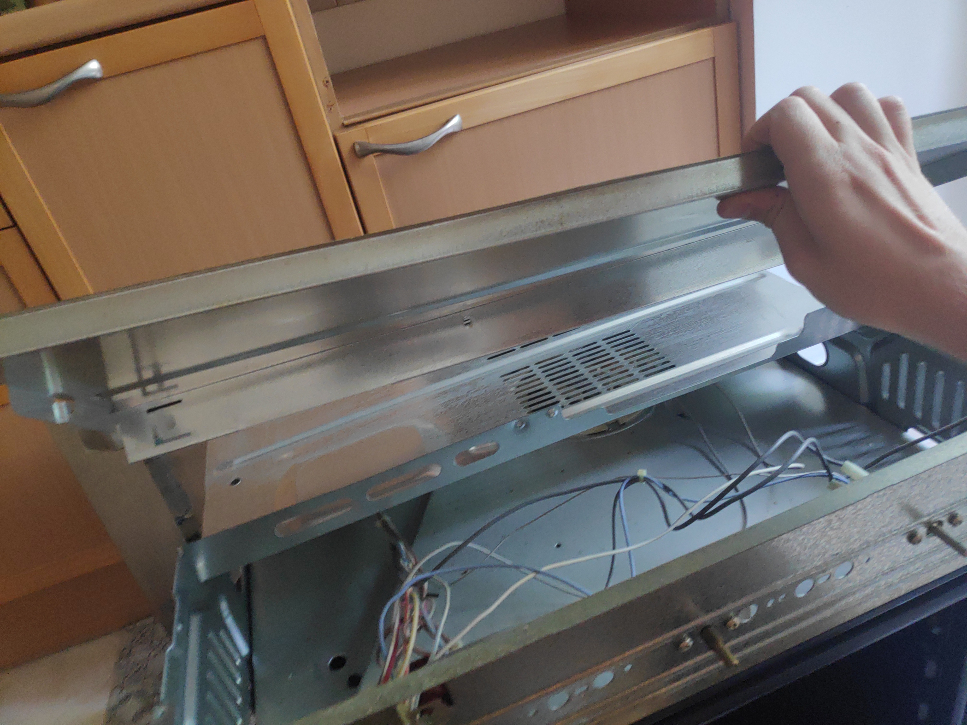 Поремонтував електродухову шафу Whirlpool AKR235/IX (10)