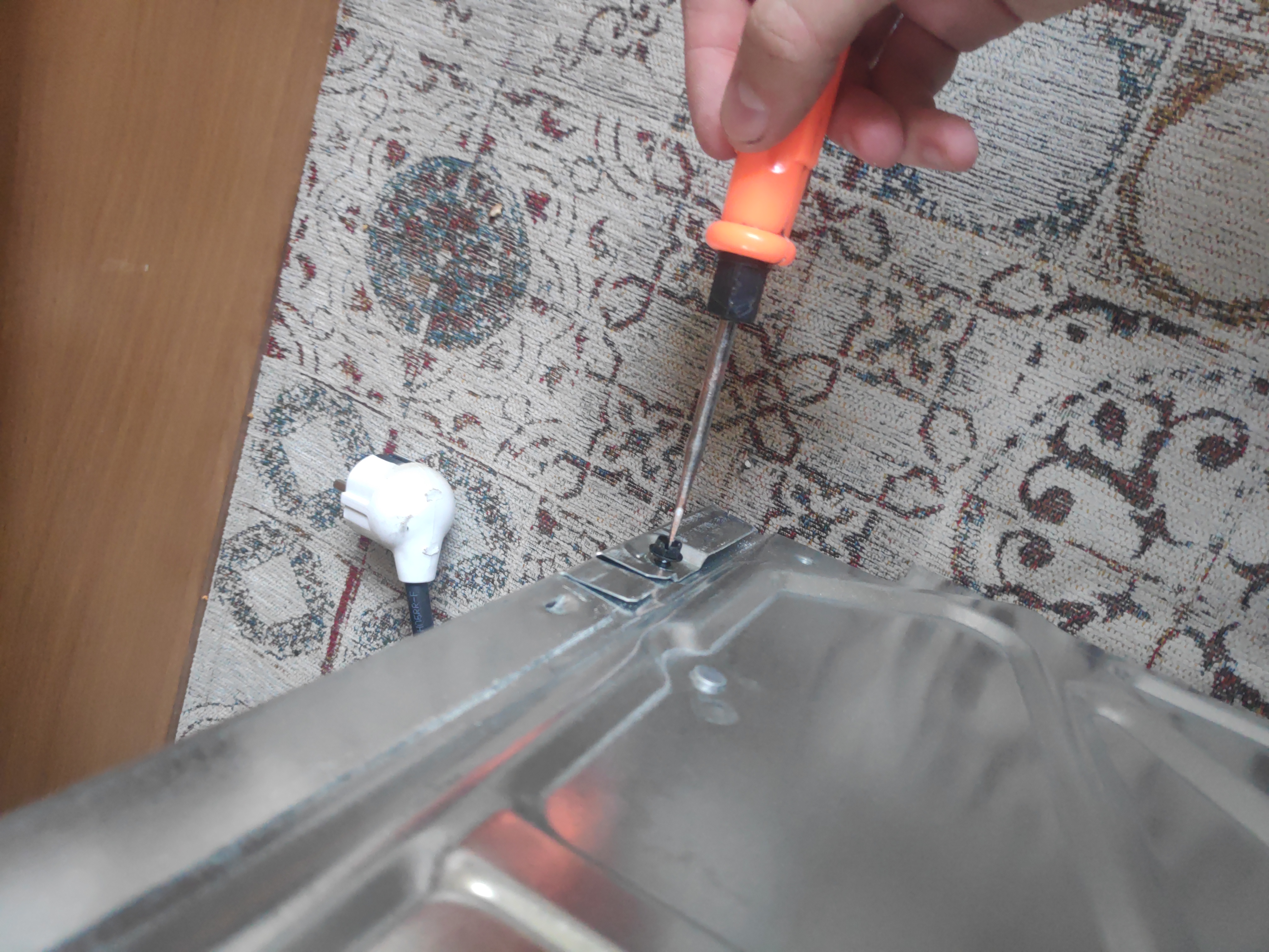 Поремонтував електродухову шафу Whirlpool AKR235/IX (20)