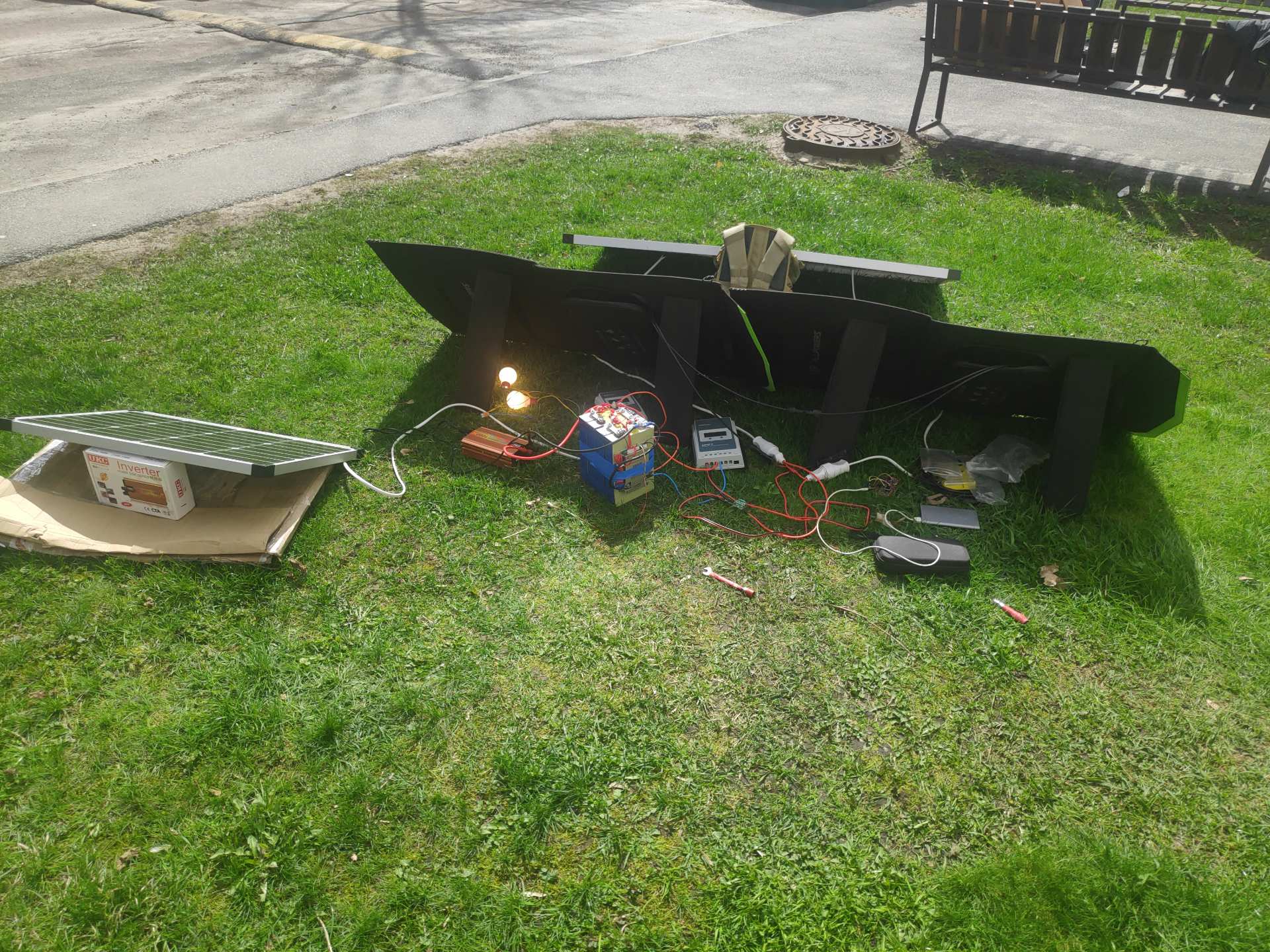 Інша сторона масива 410 вт сонячних панелей