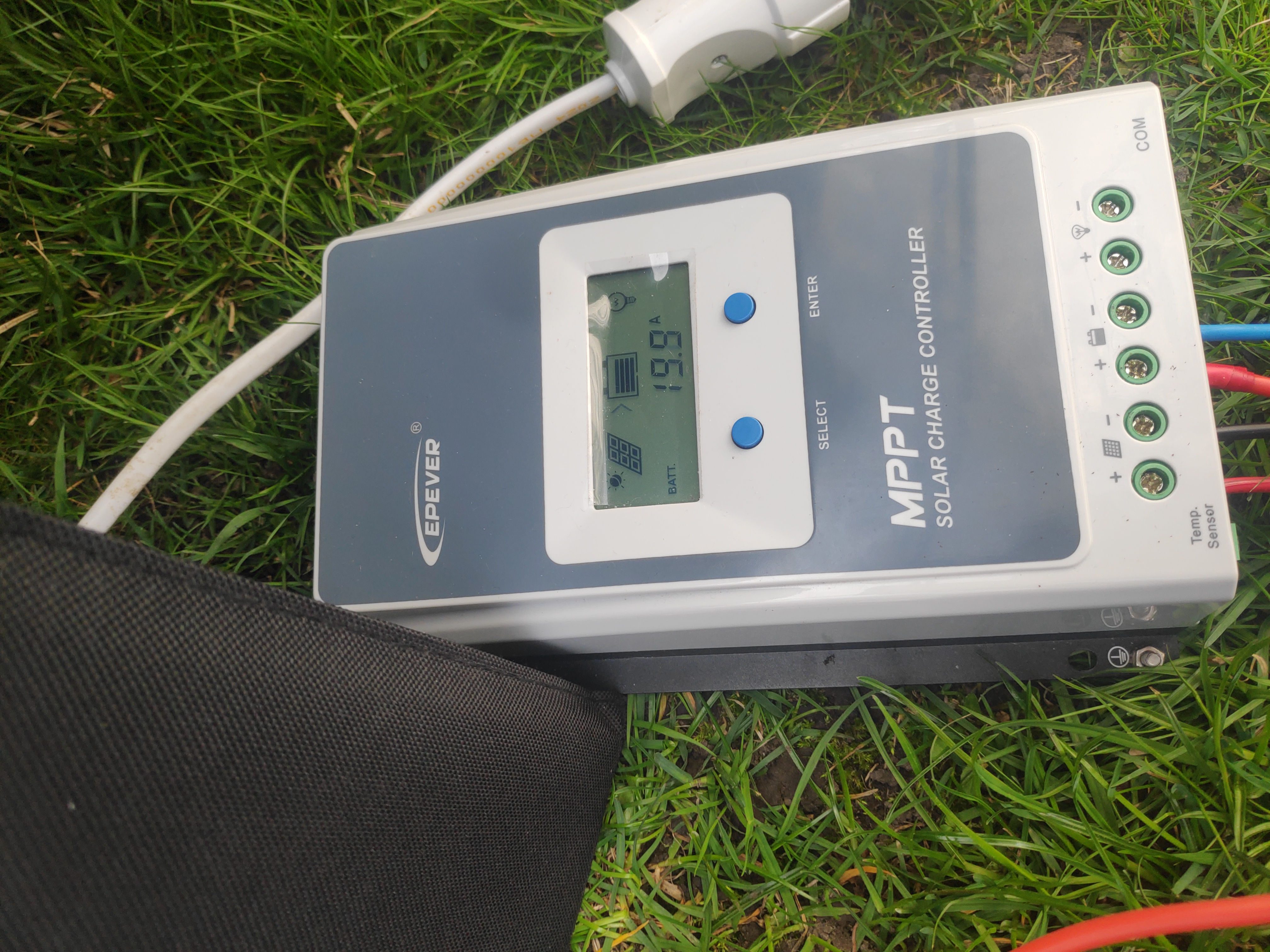 MPPT Epever Tracer 2210AN тягне 20 ампер